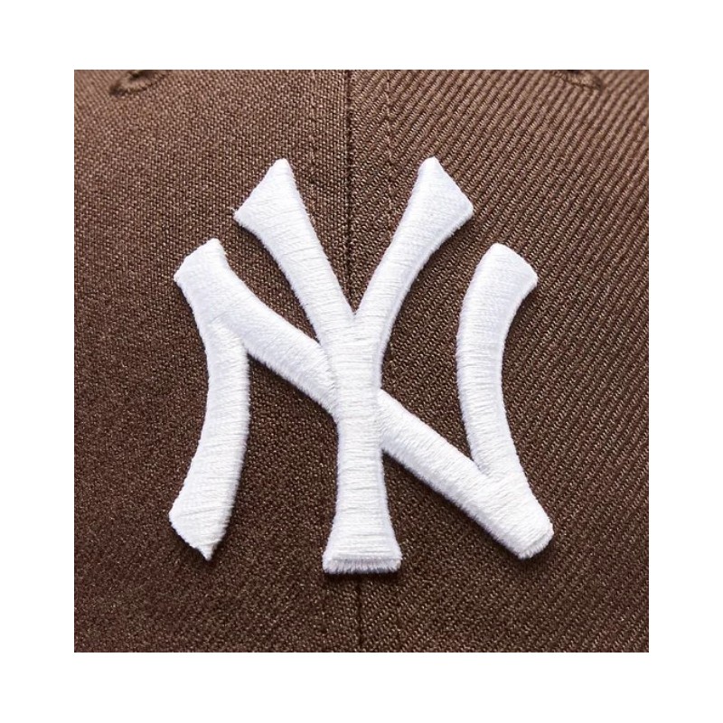 New Era New York Yankees - brązowa czapka | SportoweMarki.pl New Era New York Yankees - brązowa czapka | SportoweMarki.pl